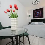 Schillera By Renters Varšava