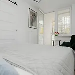 Schillera By Renters * Varšava