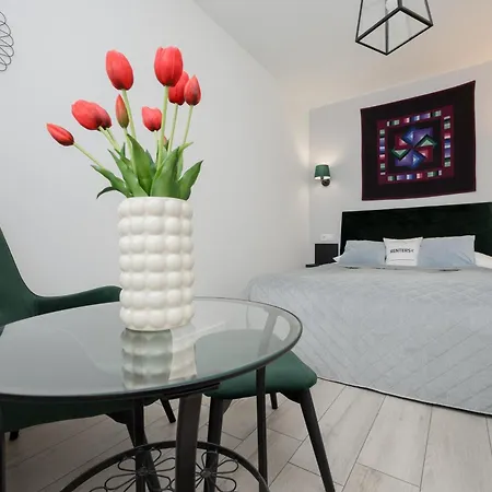 Schillera By Renters Warszawa