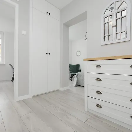 Schillera By Renters * Warschau