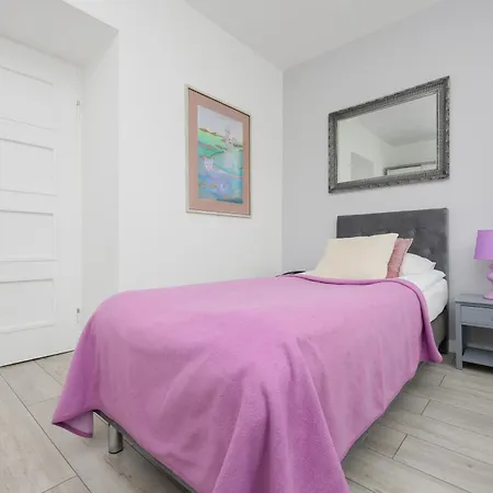 Schillera By Renters Apartment
